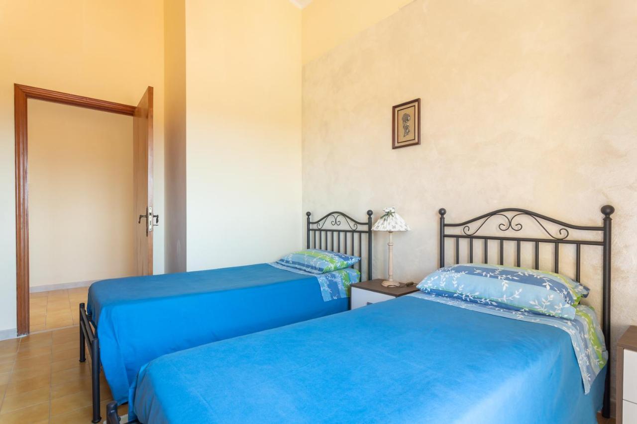 Locazione Turistica Da Placida Suni Bagian luar foto